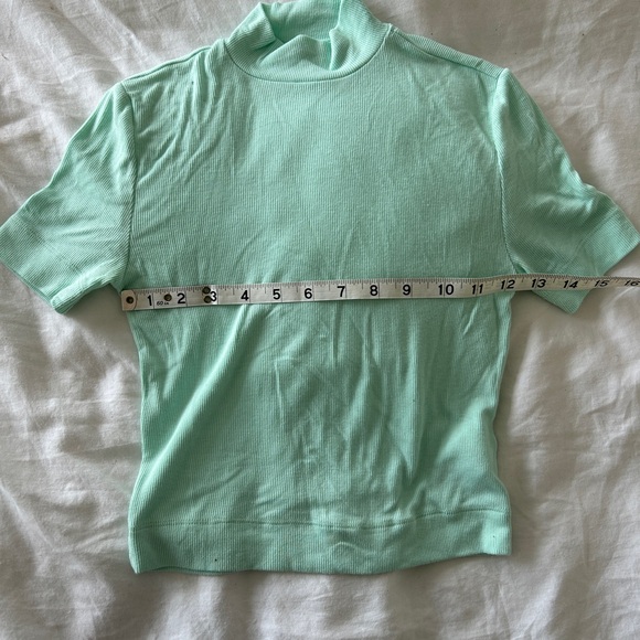 Wilfred crop top from Aritzia - Picture 2 of 2